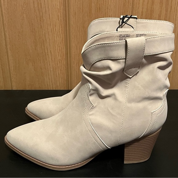 Time and Tru Cream Colored Booties - Picture 3 of 14